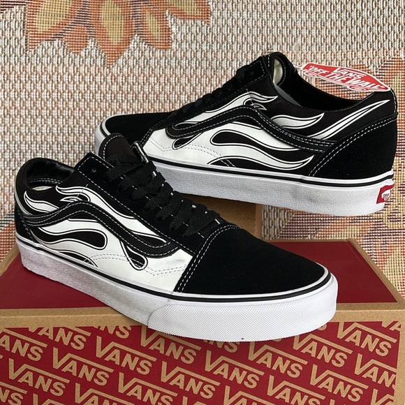 Vans Men’s Old Skool (Flame) Black/White
VN0A38G1K68
Sneakers - Picture 7 of 16